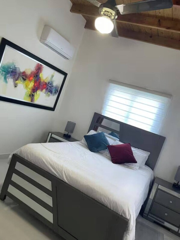 1 habitación, tabla de planchar con plancha y wifi 