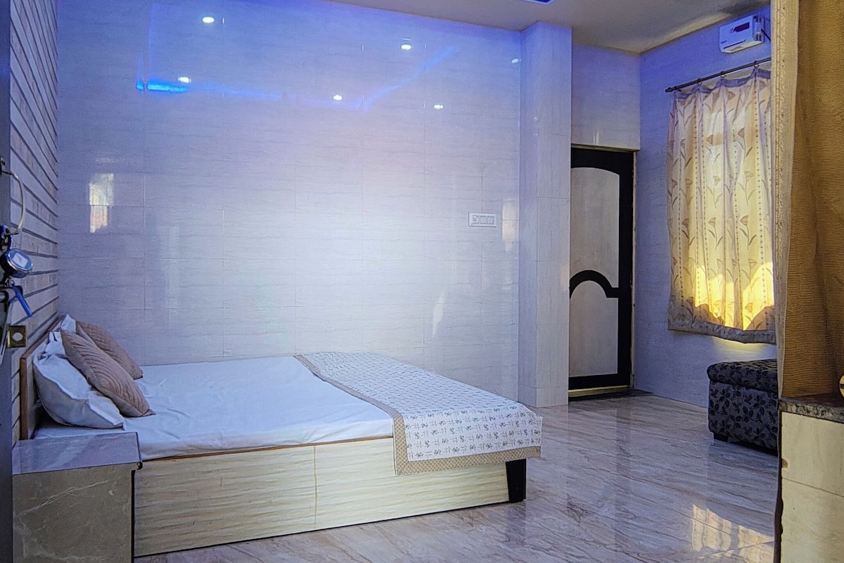 Double Room, Balcony | Free WiFi