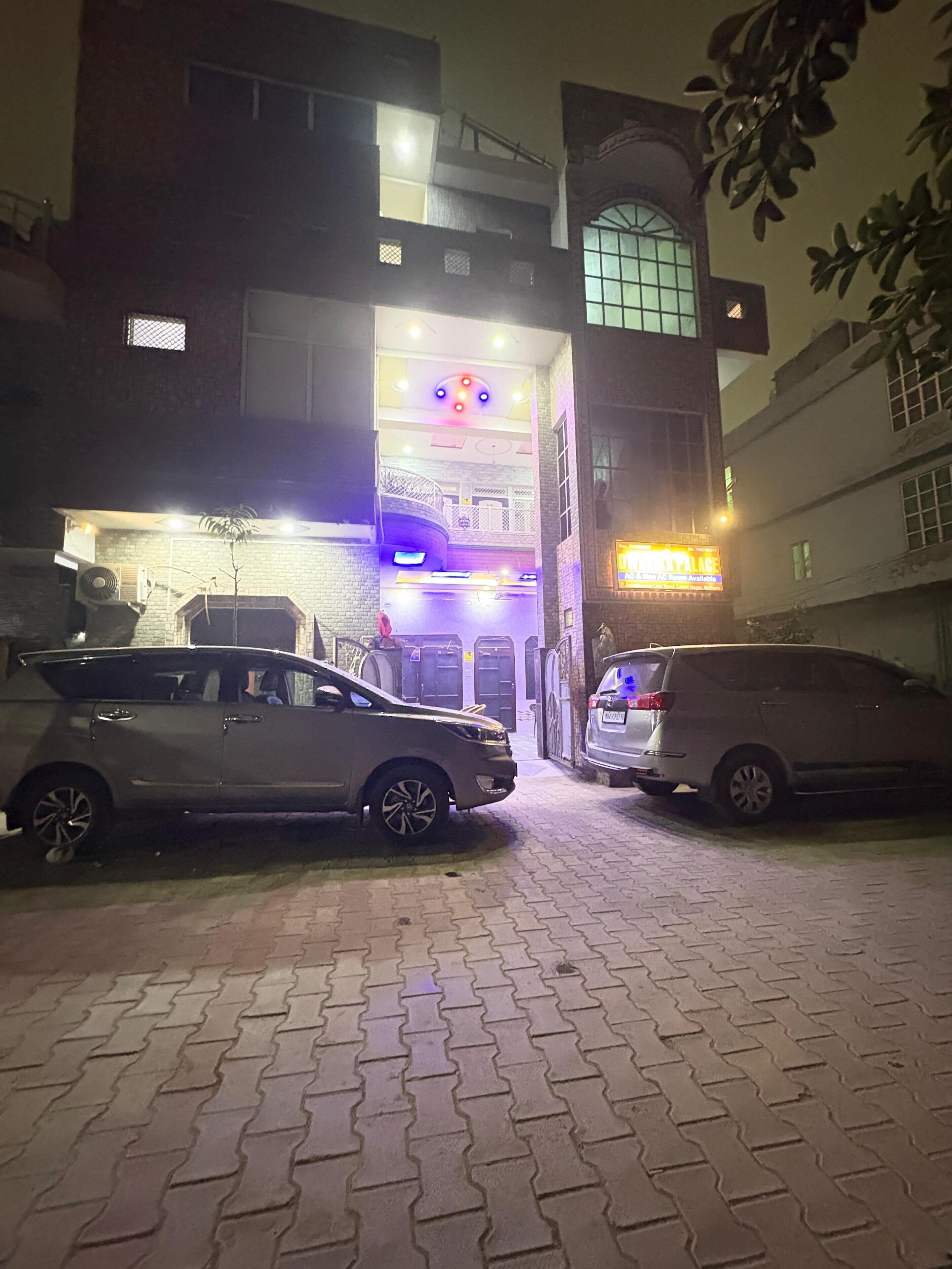 Fasade – kveld/natt