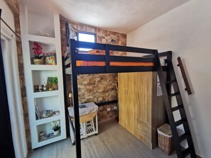 1 dormitori, wifi gratuïta i roba de llit