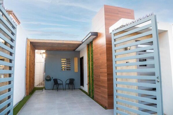 Familie huis | 2 slaapkamers, luxe beddengoed, individueel gedecoreerd