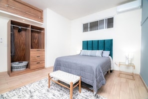 Family House | 2 bedrooms, premium bedding, individually decorated