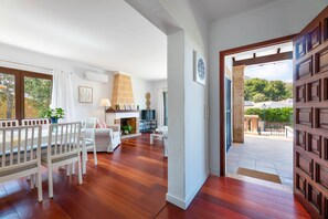Villa, Accessible | Internet