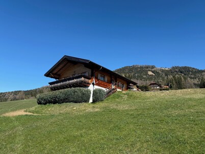 Vacation home in a quiet location with a view of Lake Millstättersee.