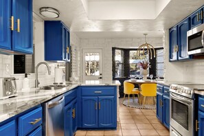 Fridge, microwave, oven, stovetop - Pool + Hot Tub + Firepit + Arcade + Movie Room + More (San Antonio)