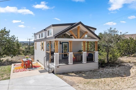 Exterior. Lazy Cow 2-bedroom Tiny home in Spicewood with WiFi, AC