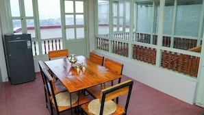 Ảnh chưa phân loại, 5 trong số 8 ảnh, nút