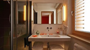 Classic Condo, 2 Bedrooms, Private Bathroom, Mountain View | Bathroom | Shower, hair dryer, bathrobes, towels - Adventure Panorama (Warth)