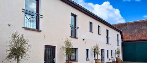 Fachada de la propiedad