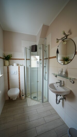 淋浴設備、免費盥洗用品、毛巾、肥皂