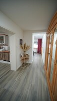Condo standard | Roupas de cama premium, edredons de pluma, Wi-Fi de cortesia