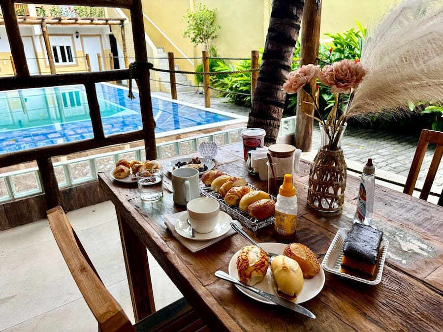 Dagelijks continentaal ontbijt inbegrepen