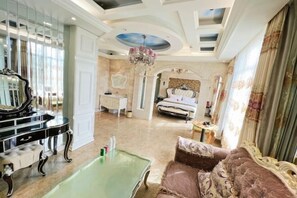 Room - No.5 Theme Hotel (Yanji)