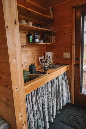 Parrilla de estufa, cafetera y tetera y tetera eléctrica 