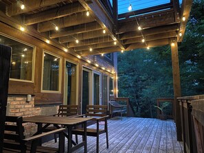 Outdoor dining - Mountain Lodge Retreat, Near New Paltz &Hikes.
Nature and modern convenience. (New Paltz)