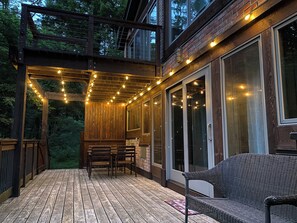 Outdoor dining - Mountain Lodge Retreat, Near New Paltz &Hikes.
Nature and modern convenience. (New Paltz)