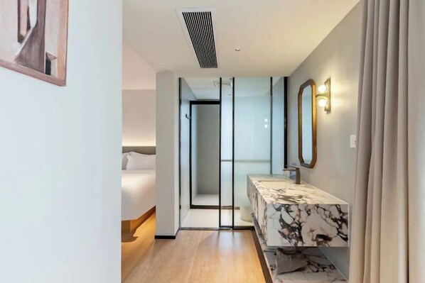 Room - Allston Hotel (Xiamen Zhongshan Road Bailuzhou Park) (Xiamen)