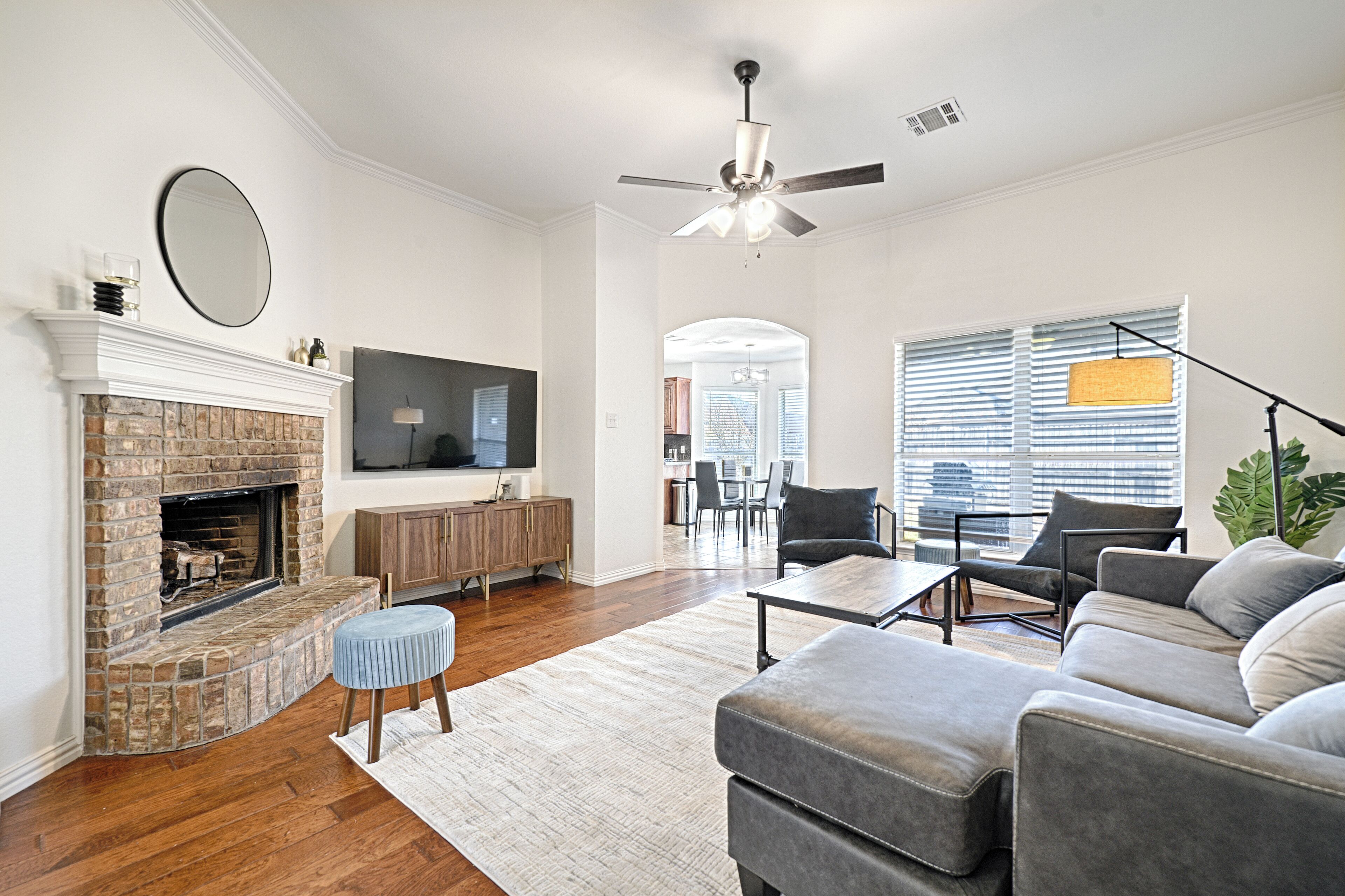 Smart TV, fireplace, video games