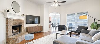 HotTub, GameRoom, 20Min to Dickies Arena, Firepit!!!!!!!!!!!