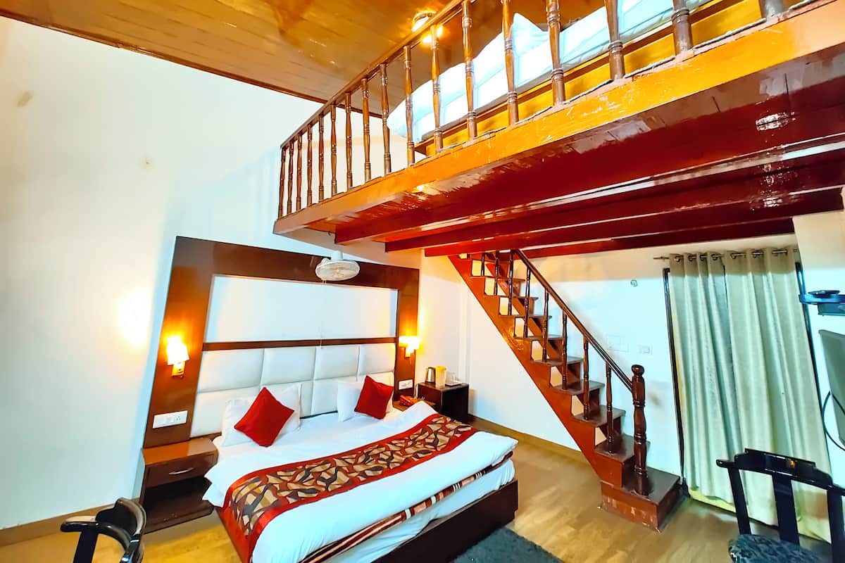 Habitación cuádruple Deluxe | Ropa de cama hipoalergénica, escritorio, wifi gratis y ropa de cama