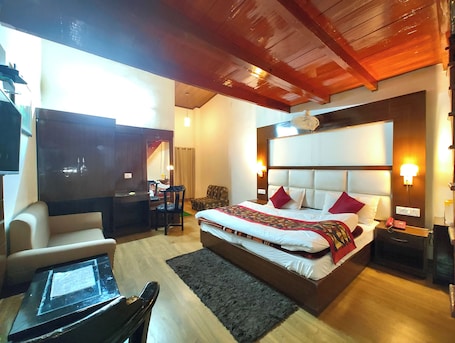 Ropa de cama hipoalergénica, escritorio, wifi gratis y ropa de cama