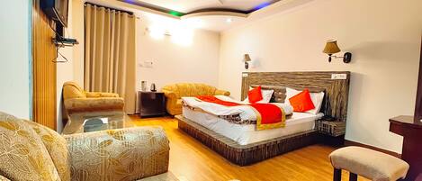 Quarto casal executivo | Roupas de cama antialérgicas, escrivaninha, Wi-Fi de cortesia