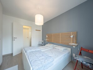 3 habitaciones y tabla de planchar con plancha 