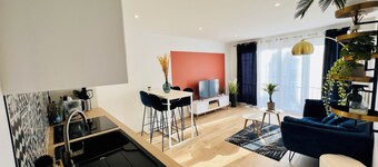 Warm, modern cocoon 5 minutes from the center