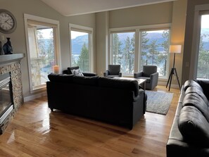 Smart TV, fireplace, stereo, computer monitors