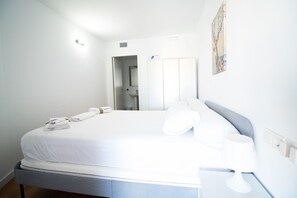 1 chambre, fer et planche à repasser, Wi-Fi gratuit, draps fournis