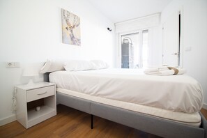 1 غرفة نوم ومكواة/لوح كي وواي فاي مجانًا وملاءات أسرّة