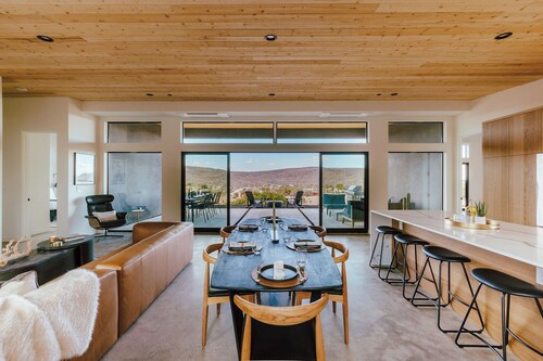 Modern Home with Pool & Spa-walk to Pionertown