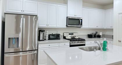 Limited Discount! Stylish Brand New 3BR2.5BA Stay near ONT ,Ontario mills