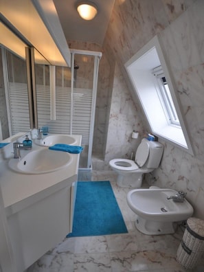 Apartment | Badezimmer