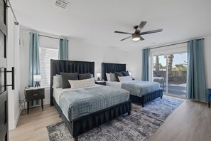 3 camere, una scrivania, ferro/asse da stiro, culla da viaggio