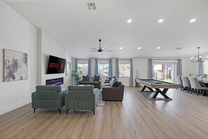 TV connectée, cheminée
