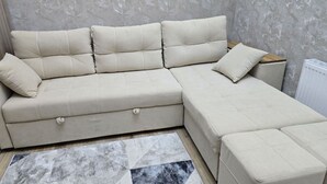 Appartamento Deluxe, vista città | Area soggiorno | TV a schermo piatto