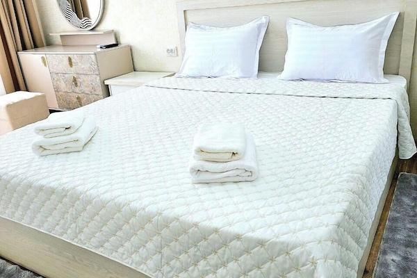 Deluxe-lejlighed - byudsigt | 2 soveværelser, premium-sengetøj, individuel indretning