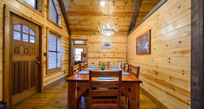 Whitetail Retreat Cabin for 13!