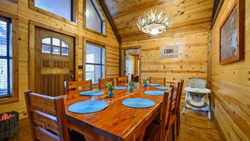 Cabin, Multiple Beds, Hot Tub, Garden View (Whitetail Retreat) | Dining