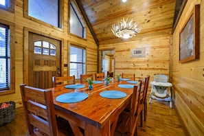 Dining - Whitetail Retreat Cabin for 13! (Broken Bow)
