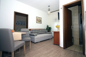 Appartement (One Bedroom Apartment Ground Floor) | Salle de séjour