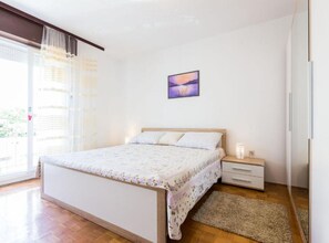 Apartamento (Two Bedroom Apartment Retreat with Ba) | 2 dormitorios y cunas (de pago)