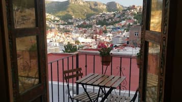 Suite Studio Panoramique, non-fumeur, vue ville | Vue depuis le balcon