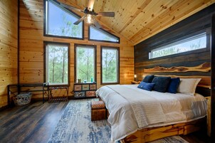 4 bedrooms, individually decorated, individually furnished, bed sheets