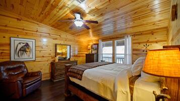 3 bedrooms, individually decorated, individually furnished, bed sheets