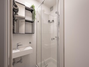 Apartment | Bathroom