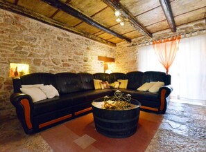House (Three Bedroom Holiday Home with Priva) | Living room - Authentic Istrian Holiday Home for Unforgettable Stays (Vodnjan)