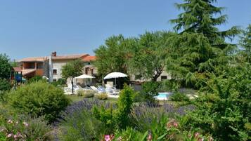 House (Three Bedroom Holiday Home with Priva) | Exterior