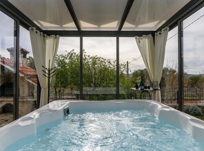 Indoor spa tub - Vila Ive winter spa Podumci (Podumci)